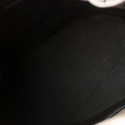 مملوكة مسبقًا حقيبة برباط دى كى أن واى جلد وكانفاس مقوى شهيرة رمادية