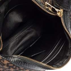 Pre Owned حقيبة هوبو دي كيه إن واي جلد و كانفاس مطبوع نقشة شعار الماركة أسود و بني