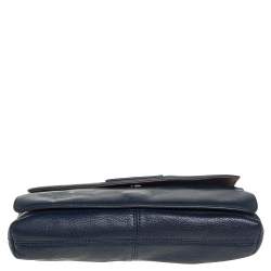 Pre Owned حقيبة كتف دي كيه إن واي جلد أزرق قلاب بسلسلة