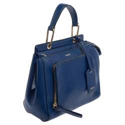 مملوكة مسبقًا حقيبة دي كي إن واي غرينيتش جلد أزرق بيد علوية