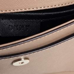 مملوكة مسبقًا حقيبة كروس دي كيه إن واي قلاب سلسلة جلد بيج