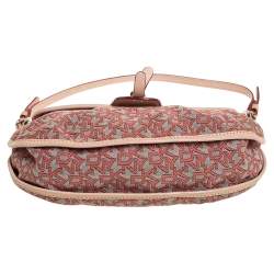 مملوكة مسبقًا حقيبة دي كي ان واي باغيت جلد وكانفاس بيج بالشعار