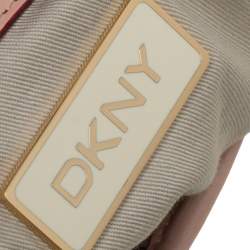 مملوكة مسبقًا حقيبة دي كي ان واي باغيت جلد وكانفاس بيج بالشعار