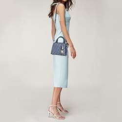Pre Owned Dkny Blue Signature Canvas and Leather Shoulder Bag