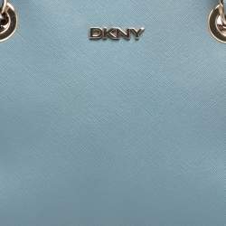 Pre Owned حقيبة كتف دي كيه إن واي جلد أزرق فاتح ذات سلسلة