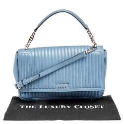 مملوكة مسبقًا حقيبة يد توتس دي كي إن واي غانسيفورت جلد مبطن أزرق فاتح بيد علوية