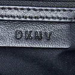 مملوكة مسبقًا حقيبة يد توتس دي كي إن واي غانسيفورت جلد مبطن أزرق فاتح بيد علوية