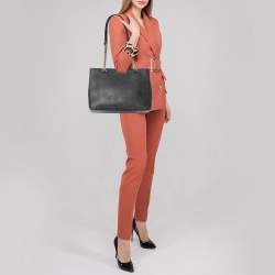 Pre Owned حقيبة يد توتس دي كي إن واي بريانت بارك جلد أسود بسلسلة