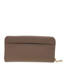 مملوكة مسبقًا DKNY Dark Beige Saffiano Leather Bryant Park Zip Around Wallet