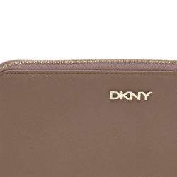 مملوكة مسبقًا DKNY Dark Beige Saffiano Leather Bryant Park Zip Around Wallet