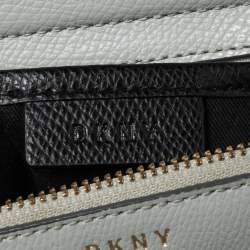 Pre Owned حقيبة كروس دي كيه إن واي جلد رصاصي بجيب أمامي