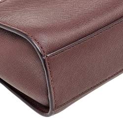مملوكة مسبقًا DKNY Burgundy Leather Zip Crossbody Bag