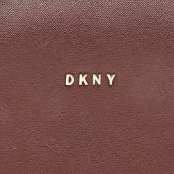 مملوكة مسبقًا DKNY Burgundy Leather Zip Crossbody Bag