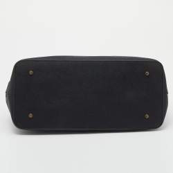 مملوكة مسبقًا Dkny Black Leather Satchel