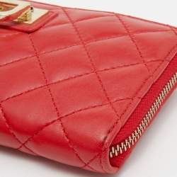Pre Owned DKNY Red Quilted Leather Zip Around Wallet