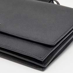 مملوكة مسبقًا حقيبة كروس دي كي أن واي جلد أسود بقلاب