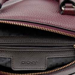 Pre Owned حقيبة ساتشل دي كي إن واي جلد مُحبب برقوقي