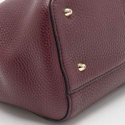 Pre Owned حقيبة ساتشل دي كي إن واي جلد مُحبب برقوقي