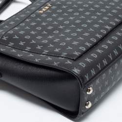 مملوكة مسبقًا DKNY Black/Grey Coated Canvas Ava Zip Crossbody Bag