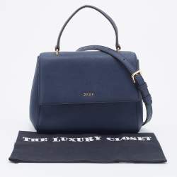 Pre Owned حقيبة دي كي أن واي جلد سافيانو أزرق كحلي بيد علوية