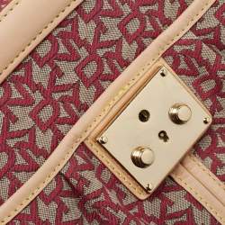 Pre Owned Dkny Pink/Beige Signature Canvas And Leather Pushlock Baguette