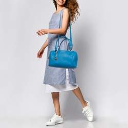 مملوكة مسبقًا Dkny Blue Saffiano Leather Logo Boston Bag
