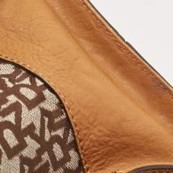 Pre Owned DKNY Brown/Beige Signature Canvas and Leather Tote