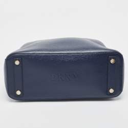 مملوكة مسبقًا DKNY Blue Leather Paige Satchel