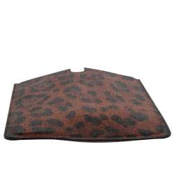 مملوكة مسبقًا حافظة أيباد دولتشي أند غابانا كانفاس مقوى طباعة فهد بنية/ سوداء