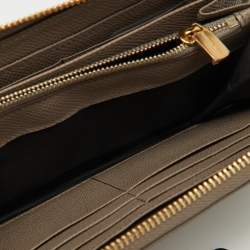 Pre Owned Dolce & Gabbana Taupe Leather Zip Around Wallet