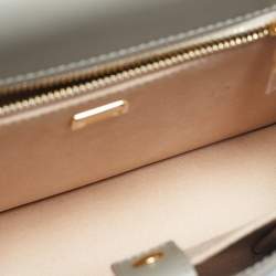 Pre Owned حقيبة دولتشي أند غابانا جلد بيج شعار DG بقفل مغناطيسي