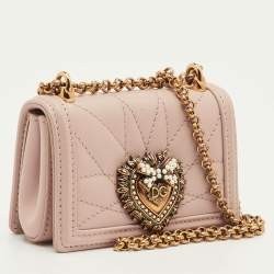 مملوكة مسبقًا حقيبة دولتشي أند غابانا ديفوشن جلد مبطن وردي مسحوق كروس بودي صغيرة