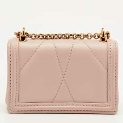 مملوكة مسبقًا حقيبة دولتشي أند غابانا ديفوشن جلد مبطن وردي مسحوق كروس بودي صغ يرة