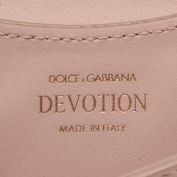 مملوكة مسبقًا حقيبة دولتشي أند غابانا ديفوشن جلد مبطن وردي مسحوق كروس بودي صغيرة