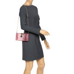 مملوكة مسبقًا حقيبة دولتشي أند غابانا بوكس دانتيل اكريليك وردي 