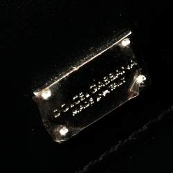 مملوكة مسبقًا حقيبة بوكس كلتش دولتشي أند غابانا أي لوف يو جلد فضي ميتاليك  لامع