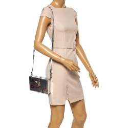 مملوكة مسبقًا حقيبة بوكس كلتش دولتشي أند غابانا أي لوف يو جلد فضي ميتاليك  لامع