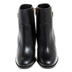 مملوكة مسبقًا Dolce & Gabbana Black Leather Logo Detail Ankle Boots Size 39
