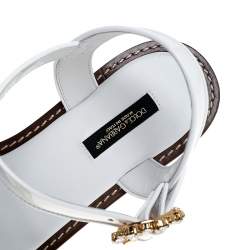 Pre Owned Dolce & Gabbana White Patent Leather And Raffia Pom Pom Crystal Embellished Flat Sandals Size 36