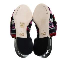 Pre Owned صندل دولتشي أند غابانا فلات مقدمة مفتوحة فيونكة تفاصيل كريستال قماش طباعة أزهار متعدد الألوان مقاس 37