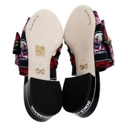 Pre Owned صندل دولتشي أند غابانا مقدمة مفتوحة فيونكة زخرفة كريستال قماش طباعة أزهار متعدد الألوان مقاس 39