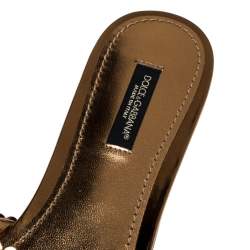 مملوكة مسبقًا Dolce & Gabbana Multicolor Floral Brocade Fabric And Patent Leather Trim Faux Pearl Embellished Flat Slides Size 36.5