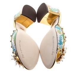 مملوكة مسبقًا صندل دولتشي أند غابانا مقدمة مفتوحة زخرفة كريستال حواف الجلد لامع وقماش بروكيد متعدد الألوان مقاس 37