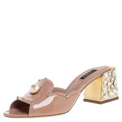 Pre Owned Dolce & Gabbana Beige Patent Leather Crystal Embellishment Block Heel Mules Size 38.5