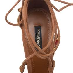 Pre Owned صندل دولتشي أند غابانا رباط علوي مزين بوم بوم سويدي بني مقاس 38.5 