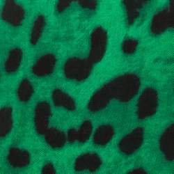 مملوكة مسبقًا وشاح دولتشي أند غابانا مودال وكشمير بنقشة النمر الأخضر