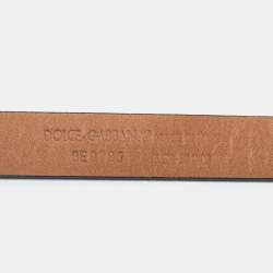 مملوكة مسبقًا حزام دولتشي أند غابانا جلد أسود مزين لوحة شعار الماركة 75 سم