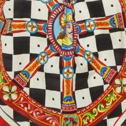 مملوكة مسبقًا بلوزة دولتشي أند غابانا قطن متعدد الألوان كاريوتو سيسيليانو أوف ذا شولدر مقاس صغير (سمول)