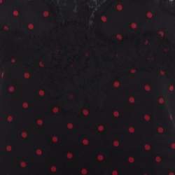 Pre Owned توب كاميسول دولتشي أند غابانا بولكا دوت بلا أكمام حرير أسود و أحمر S