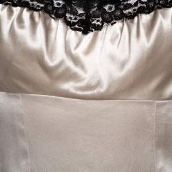 Pre Owned توب دولتشي آند غابانا قميص قصير حريري كريمي ودانتيل مقاس صغير - سمول